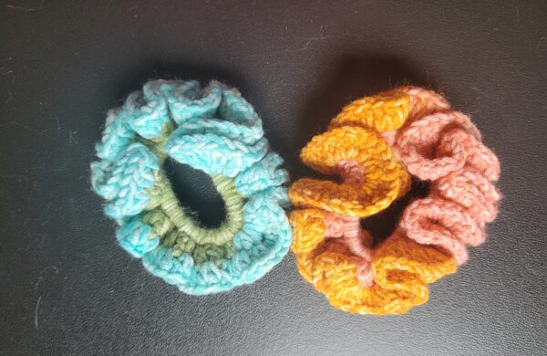 Scrunchies/blue & green, orange & pink