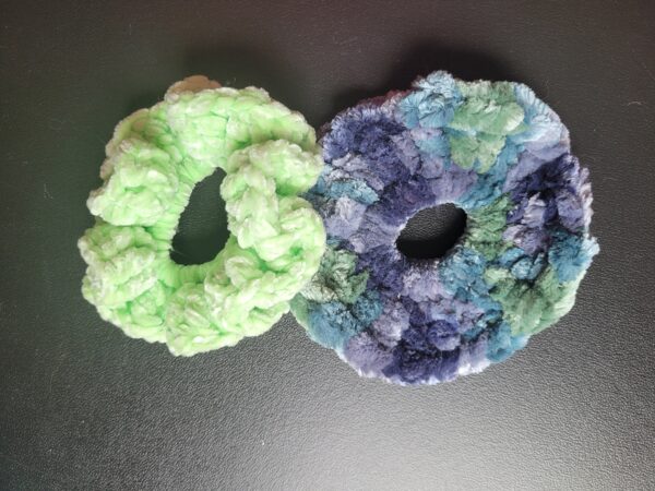 Scrunchies/blues&greens and green