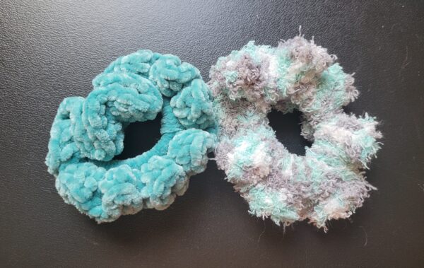 Scrunchies/blue & blue, white, gray