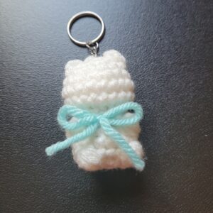 Gummy bear keychain/white
