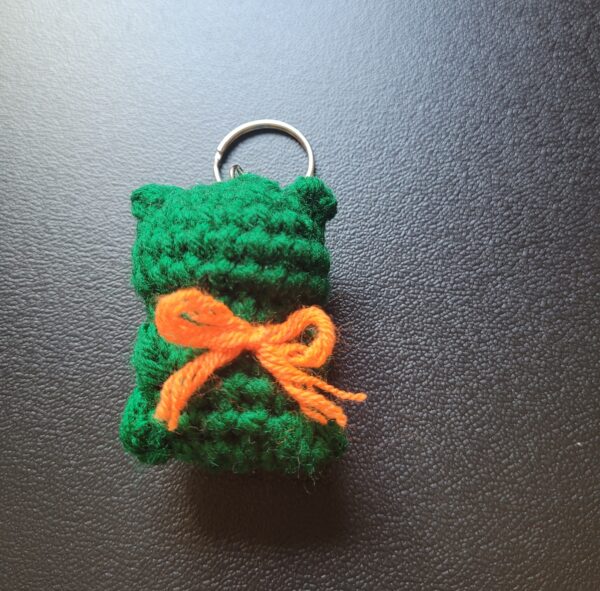 Gummy bear keychain/green